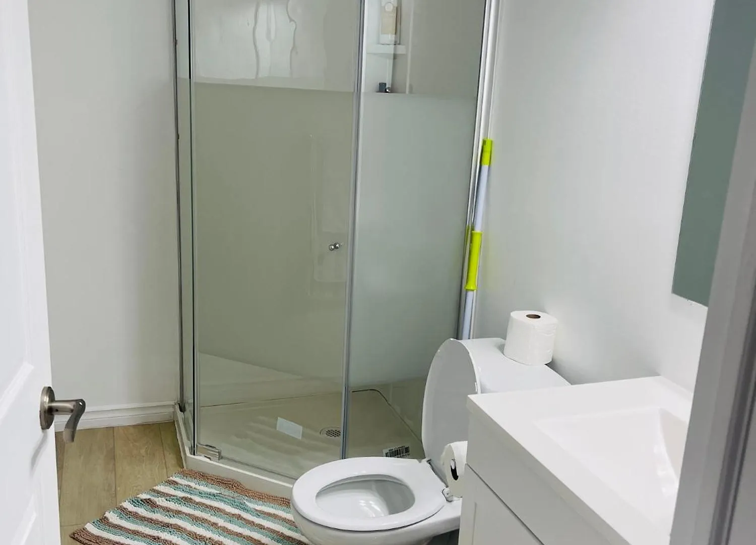 Family Friendly Private Suite 温尼伯 度假居